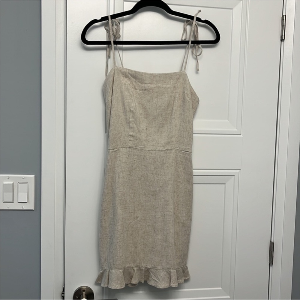 Abercrombie Ruffle Hem Mini Dress - Picture 4 of 4